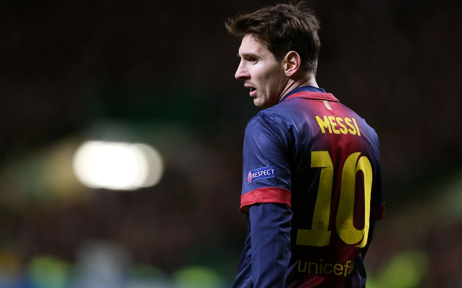 赛中吸引了 赛中吸引了